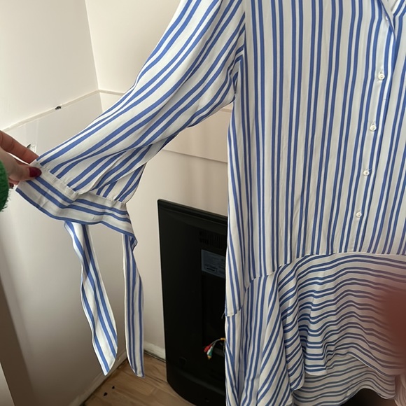 Oversized asymmetrical dress - Picture 3 of 4